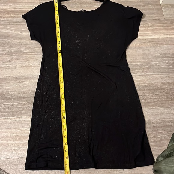 Black & Gold Shimmer Low-back Tee Dress - Picture 9 of 10